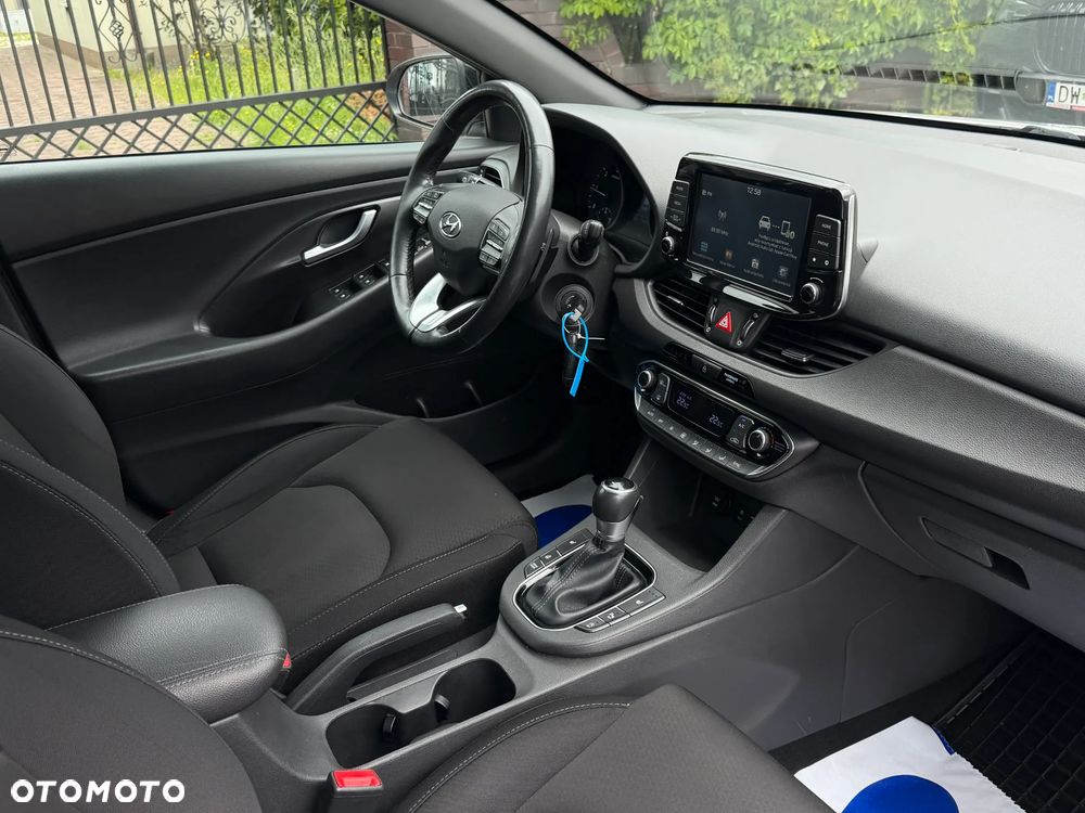 Hyundai i30 1.6 D Comfort DCT - 12