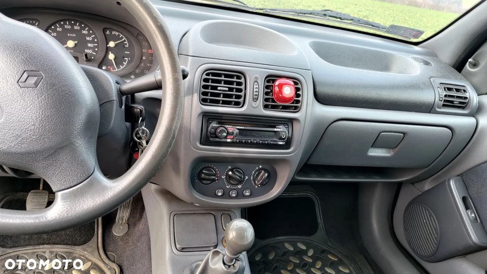 Renault Clio 1.2i RT - 9