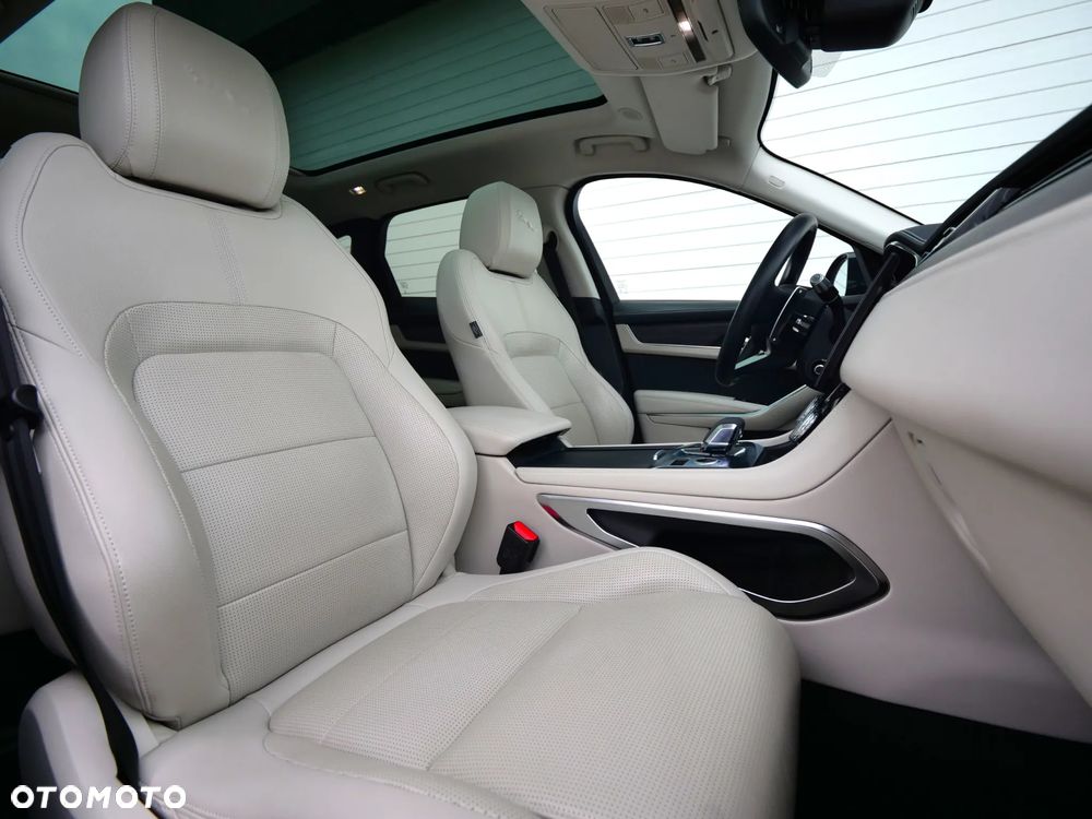 Jaguar F-Pace 2.0 i4P AWD R-Sport - 14