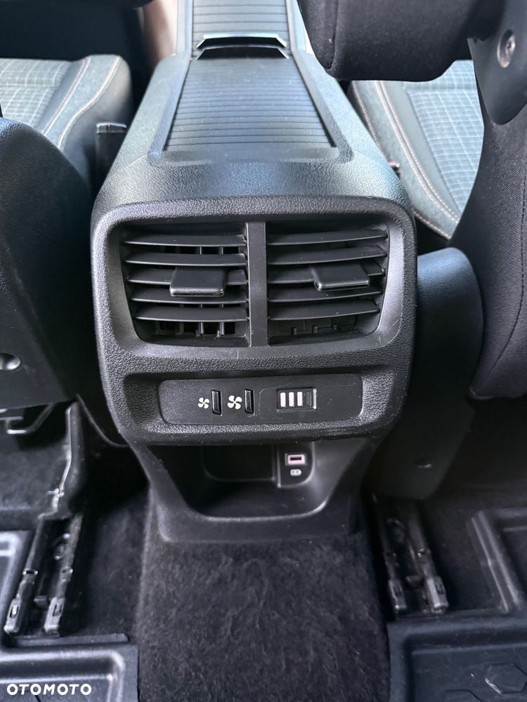 Peugeot Rifter 130 L1 EAT8 GT - 33