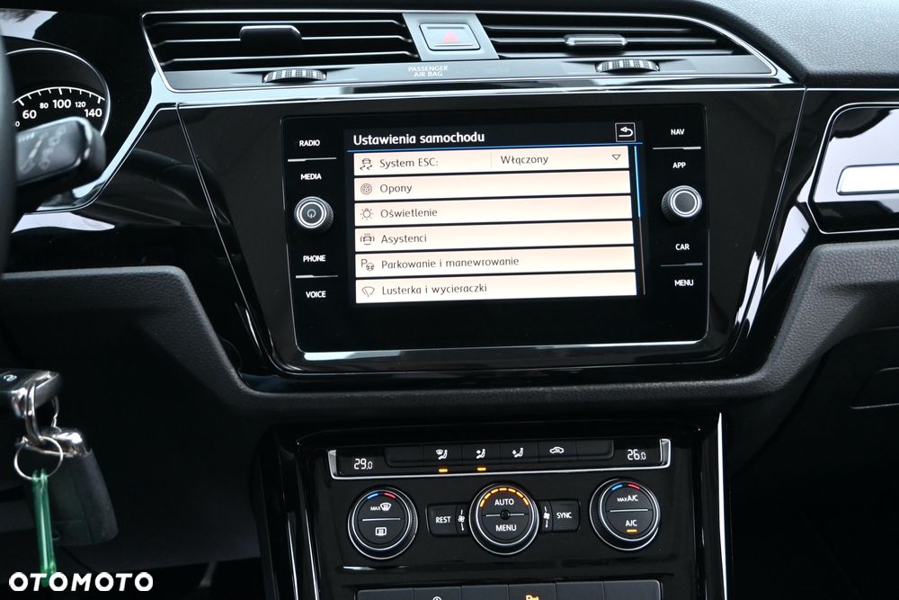 Volkswagen Touran 2.0 TDI SCR Highline - 35