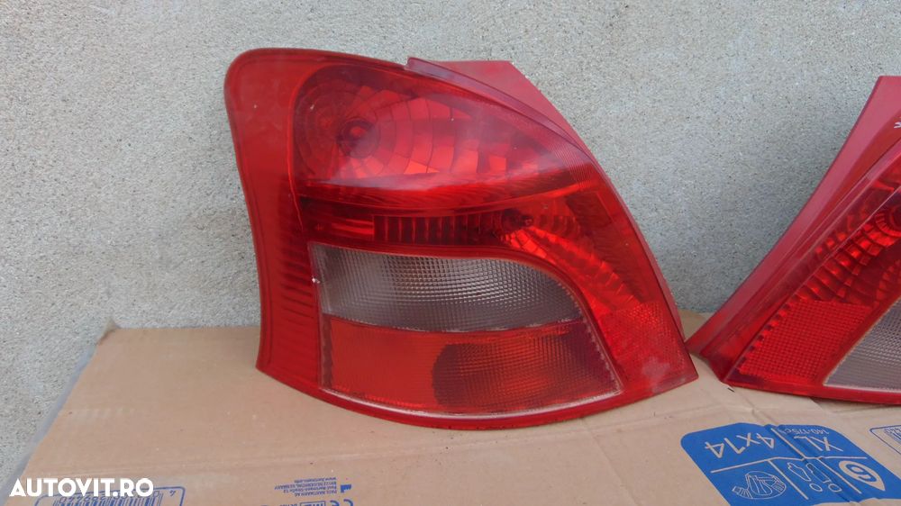 Stop lampa stanga/dreapta Toyota Yaris an 2005-2010 pentru modelul in 5 usi - 3