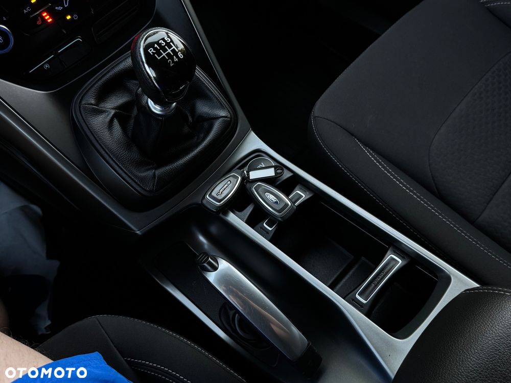 Ford Kuga 2.0 TDCi 4x4 Titanium - 32