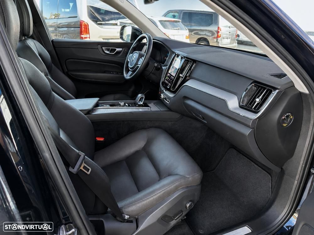 Volvo XC 60 T6 AWD Recharge Plus Dark - 41