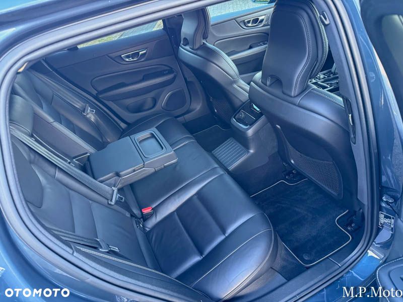 Volvo V60 T6 AWD Geartronic R-Design - 28