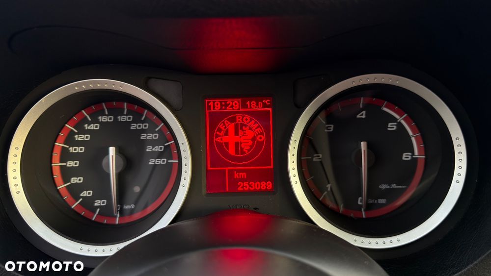 Alfa Romeo 159 1.9 JTDM 16V DPF ti - 40