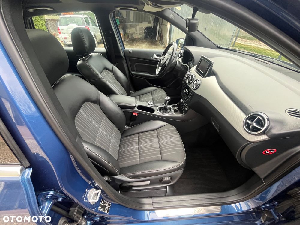 Mercedes-Benz Klasa B 180 (BlueEFFICIENCY) - 25