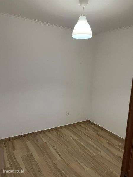 Moradia térrea T2 arrendar - Grande imagem: 4/8