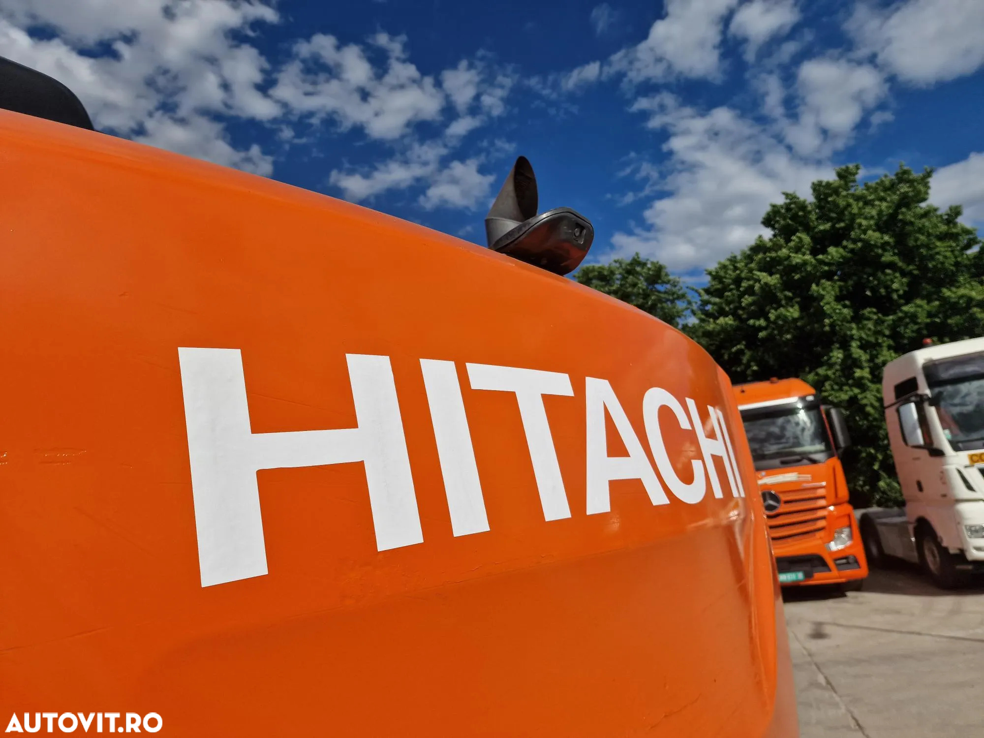 Hitachi ZX210, 23t, cupa 1,3mc NOUA, 12.487h-46900 Eur+Tva, camera spate, instalatia picon, 3 pompe hidraulice HITACHI, protectie acoperis cabina, AC, produs in JAPONIA, posibilitate leasing 46.900 EUR+Tva - 9