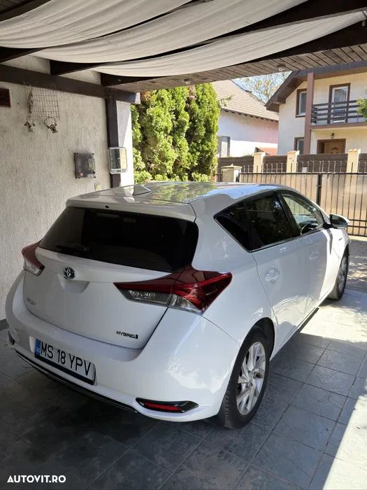 Toyota Auris 1.8 L VVT-i Sol - 2