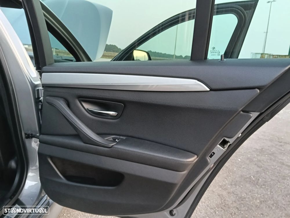 BMW 525 d Pack M - 21