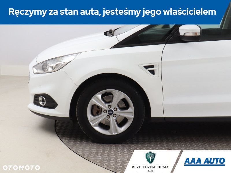 Ford S-Max - 17