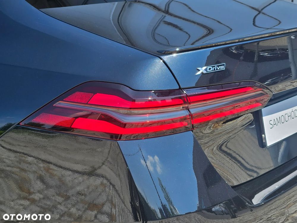 BMW Seria 5 520d xDrive mHEV M Sport - 33