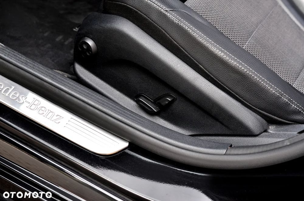 Mercedes-Benz Klasa C 220 d 4Matic 9G-TRONIC AMG Line - 22