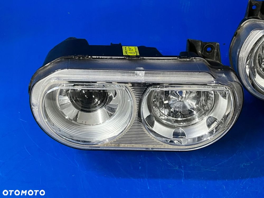 LAMPY BI XENON DODGE CHALLENGER KOMPLETNE BDB - 3