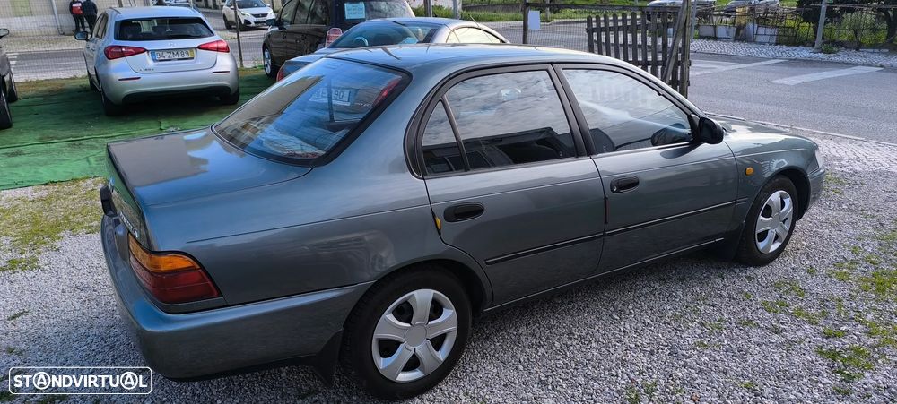 Toyota Corolla Sedan 1.3 XLi - 4