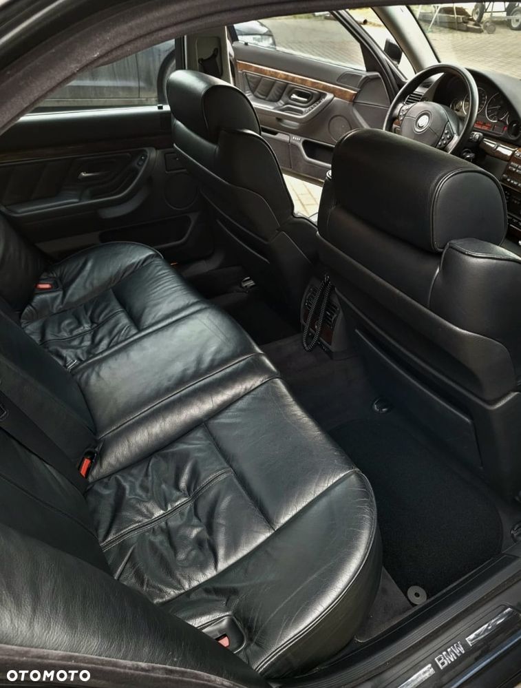 BMW Seria 7 740i - 13