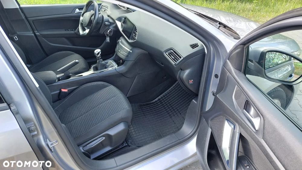 Peugeot 308 - 24