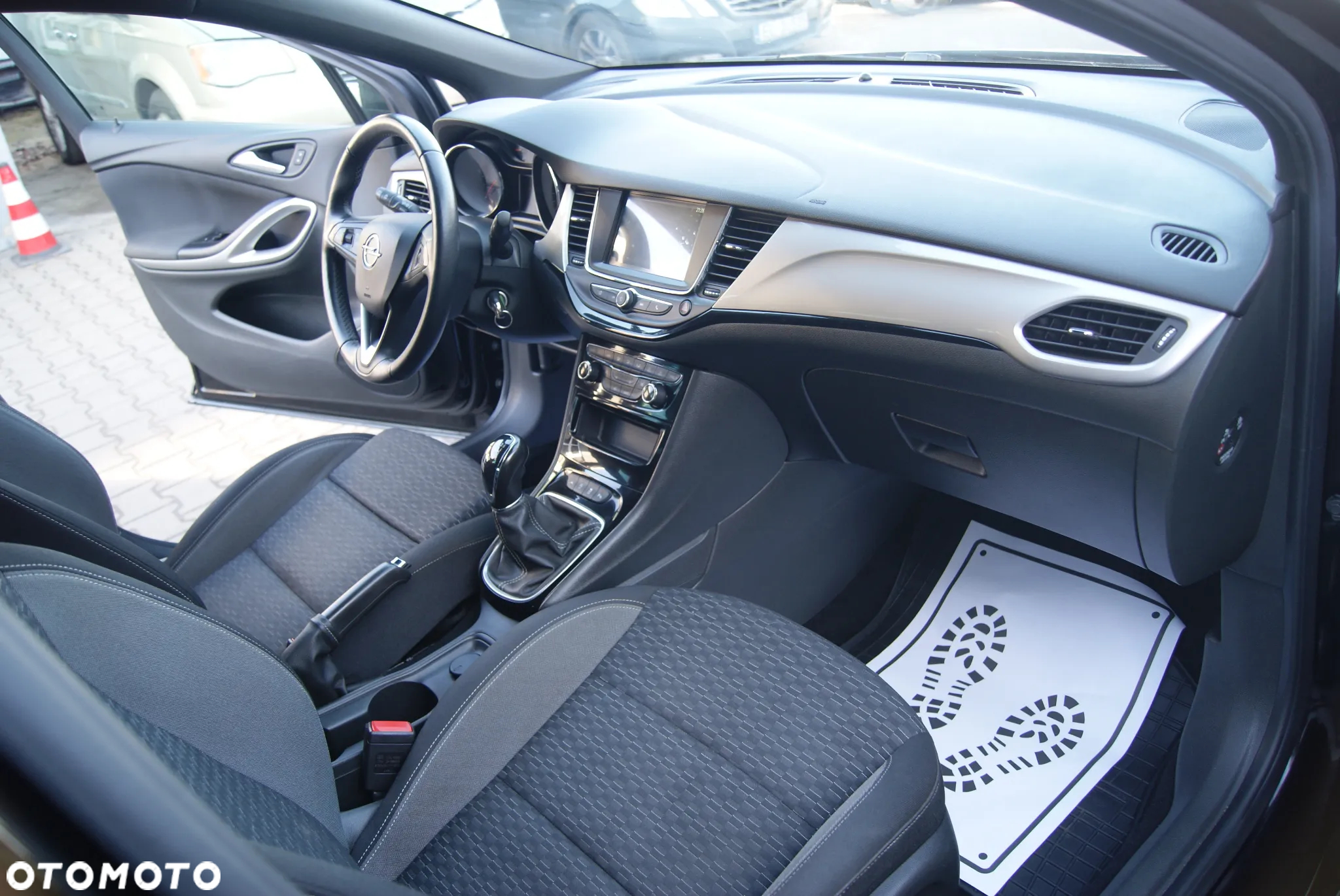 Opel Astra V 1.2 T GS Line S&S - 19