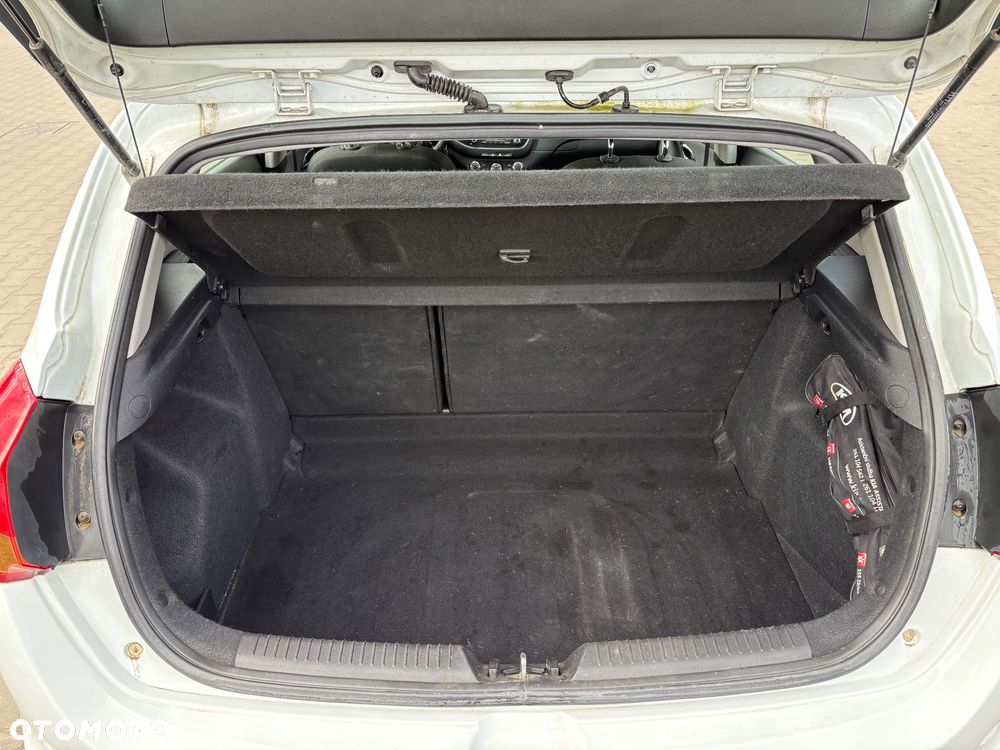 Kia Ceed - 10