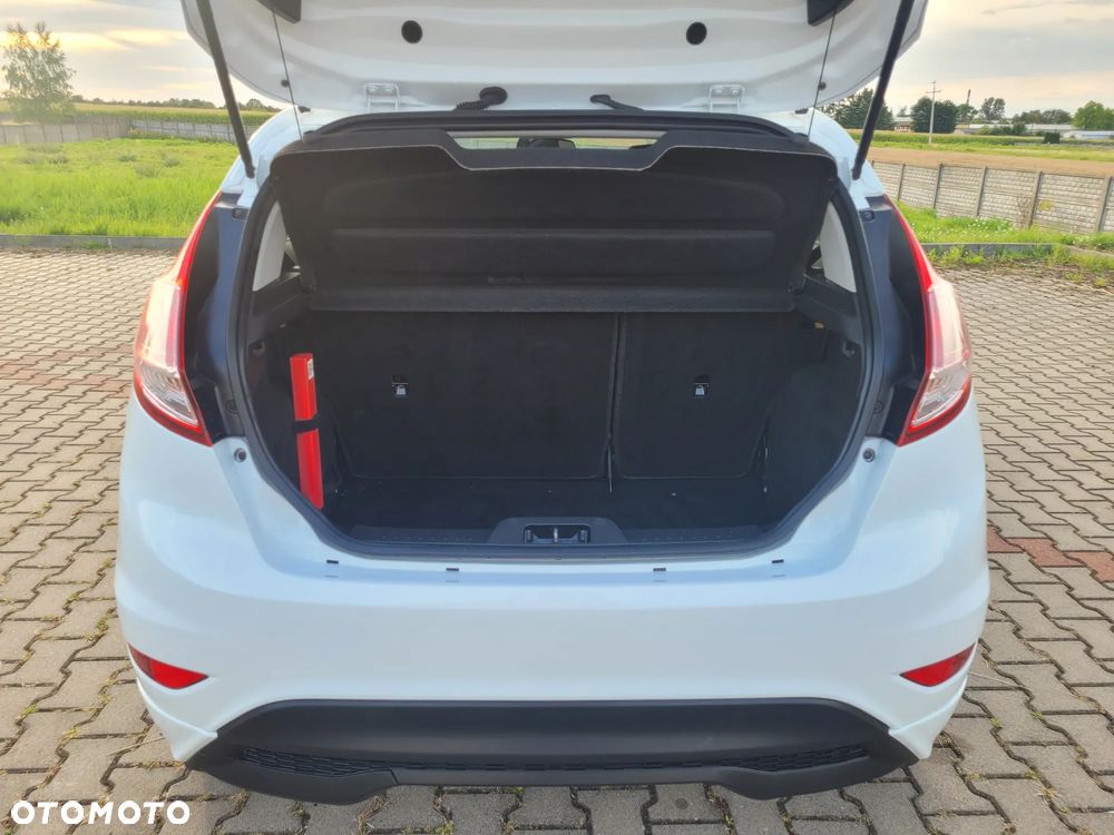 Ford Fiesta - 32