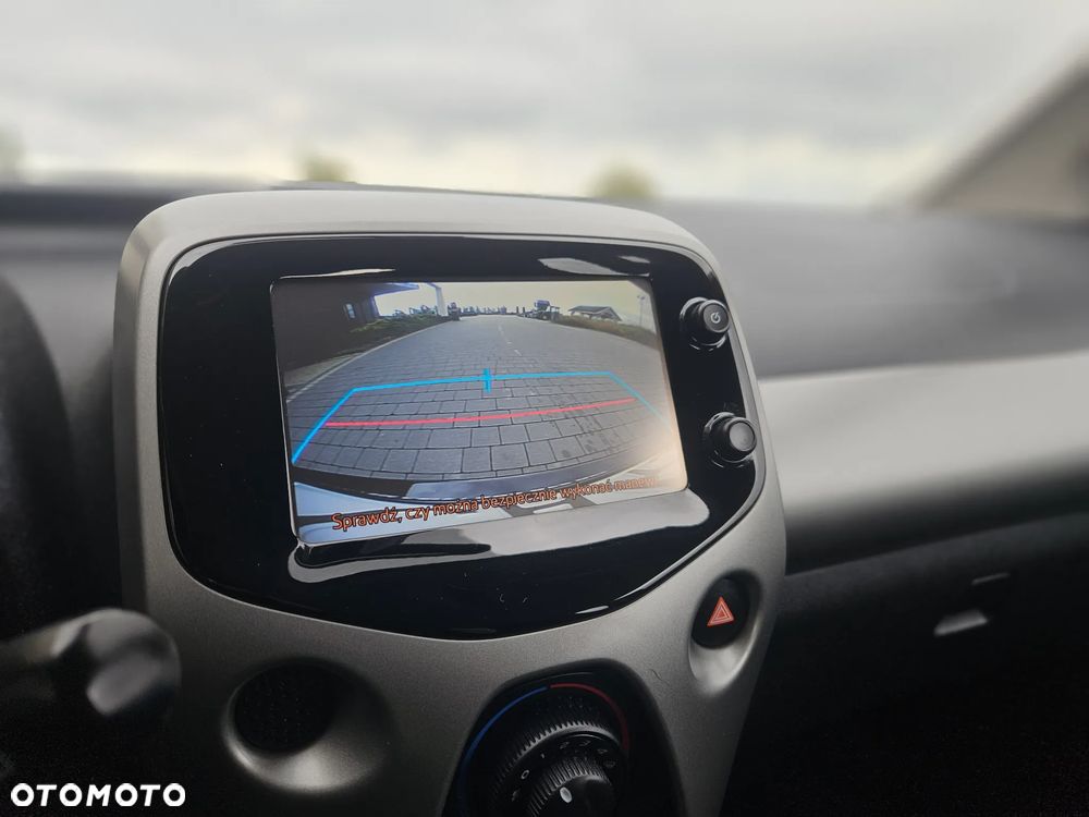 Toyota Aygo x-play - 16