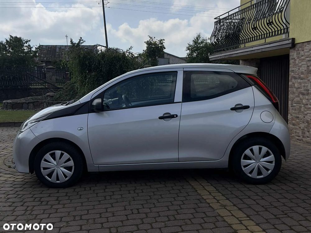 Toyota Aygo x-business - 4