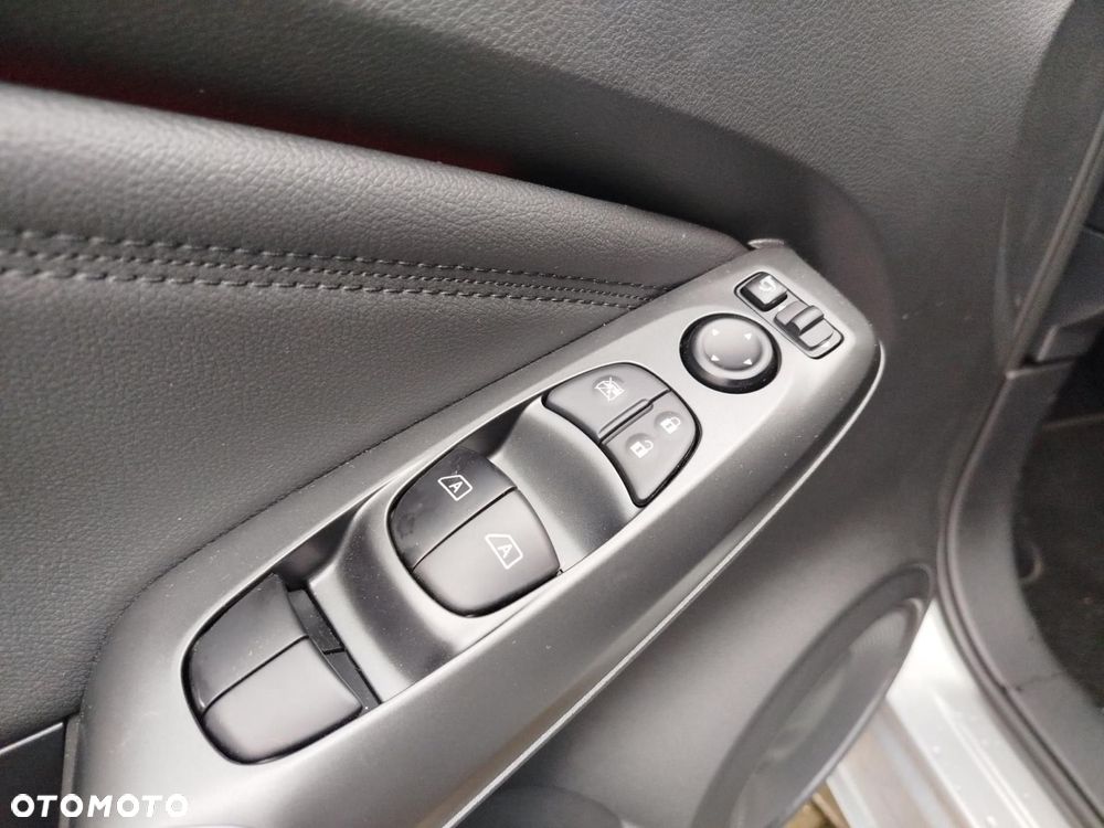 Nissan Juke 1.0 DIG-T N-Connecta DCT - 28