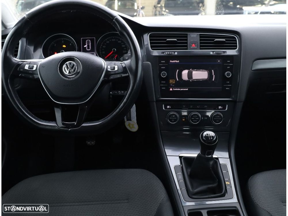 VW Golf Variant 1.6 TDi Confortline - 25