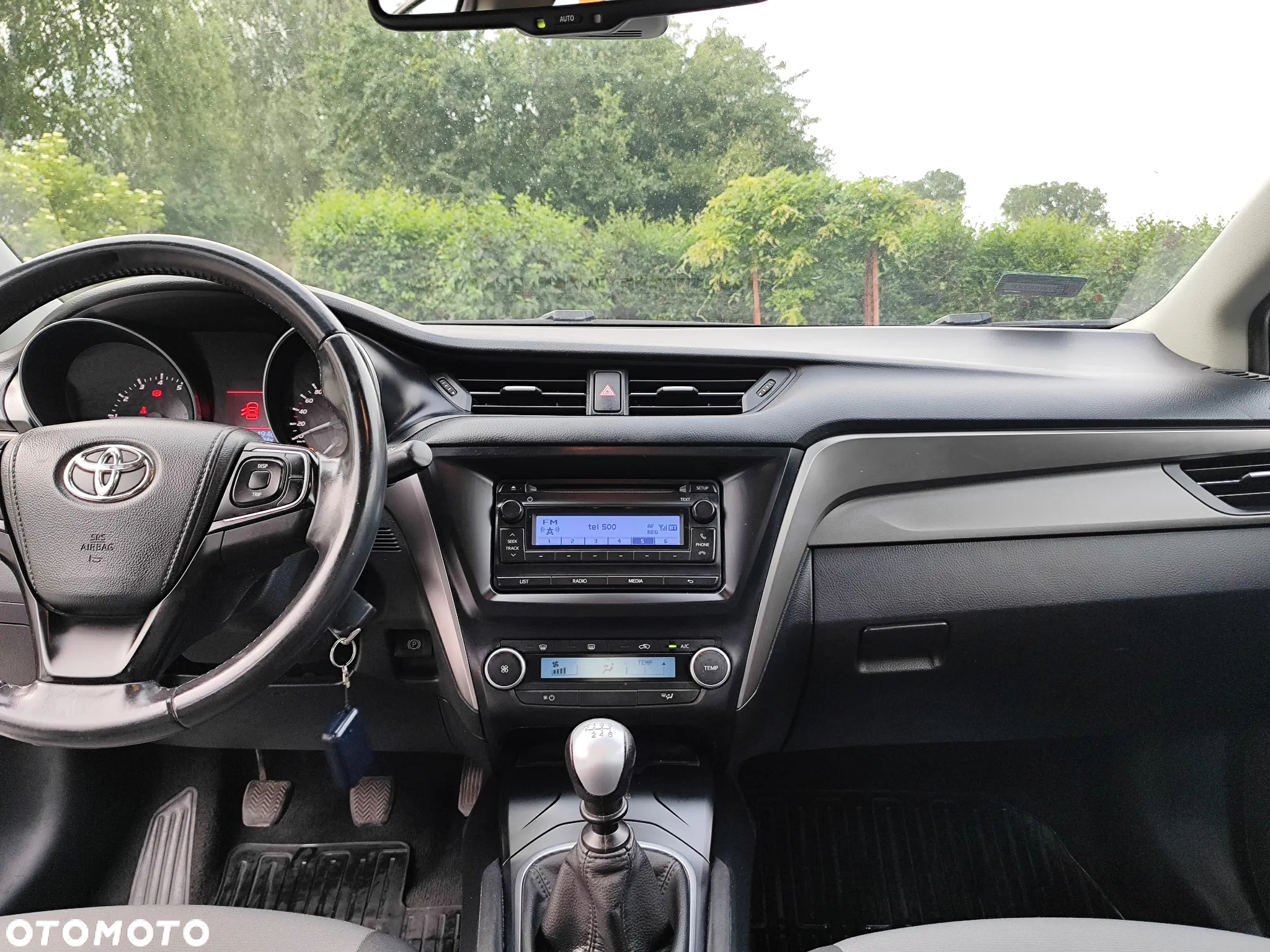 Toyota Avensis - 8
