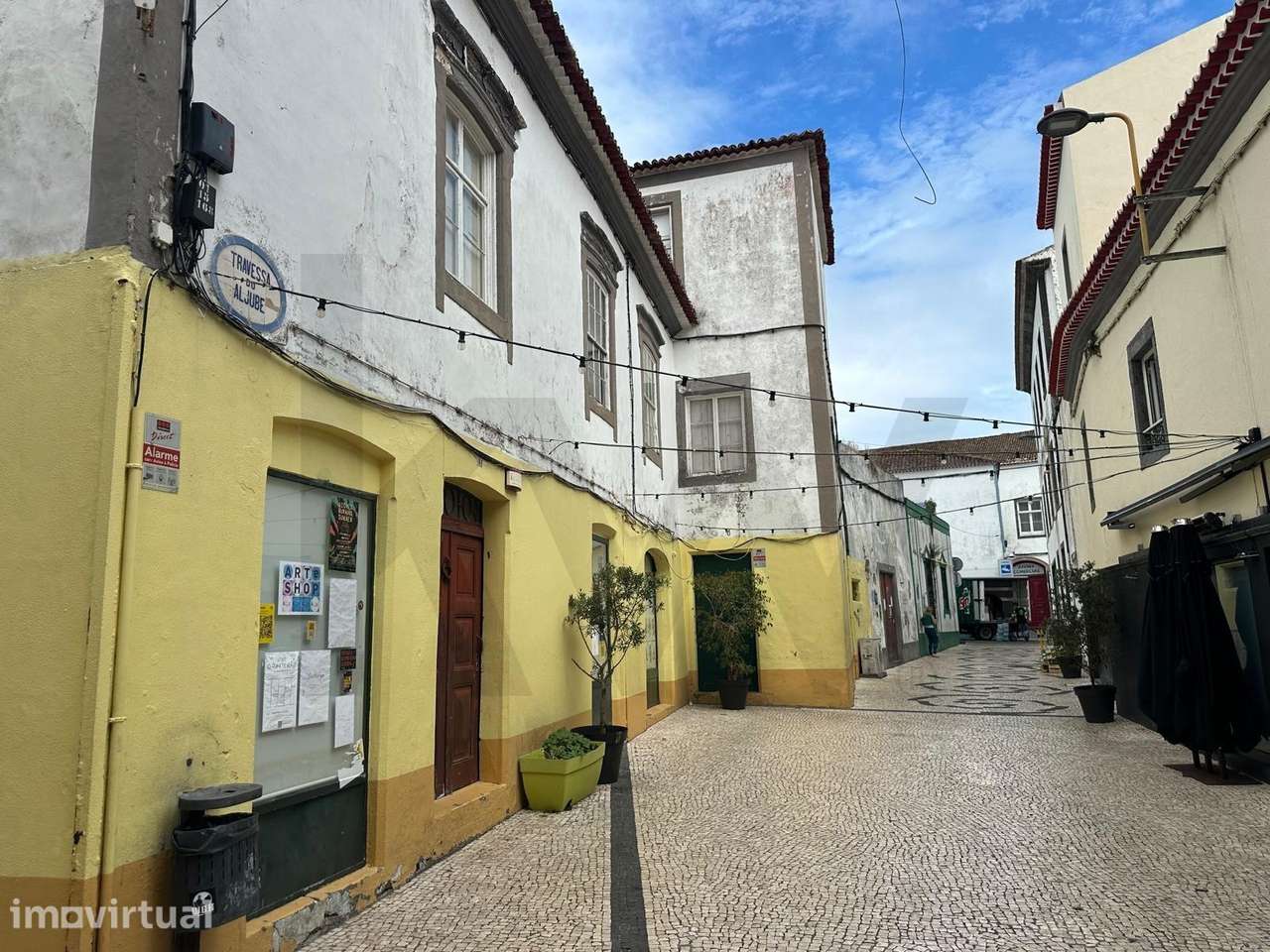 Edifício de 3 pisos destinado a comércio e serviços | Ponta Delgada | - Grande imagem: 2/23