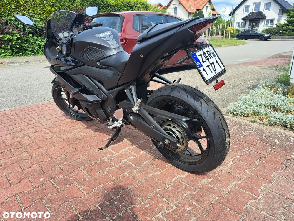 Yamaha R3 - 18