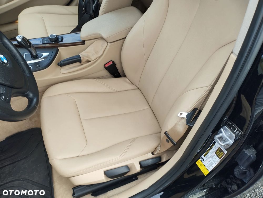 BMW Seria 3 320i - 12