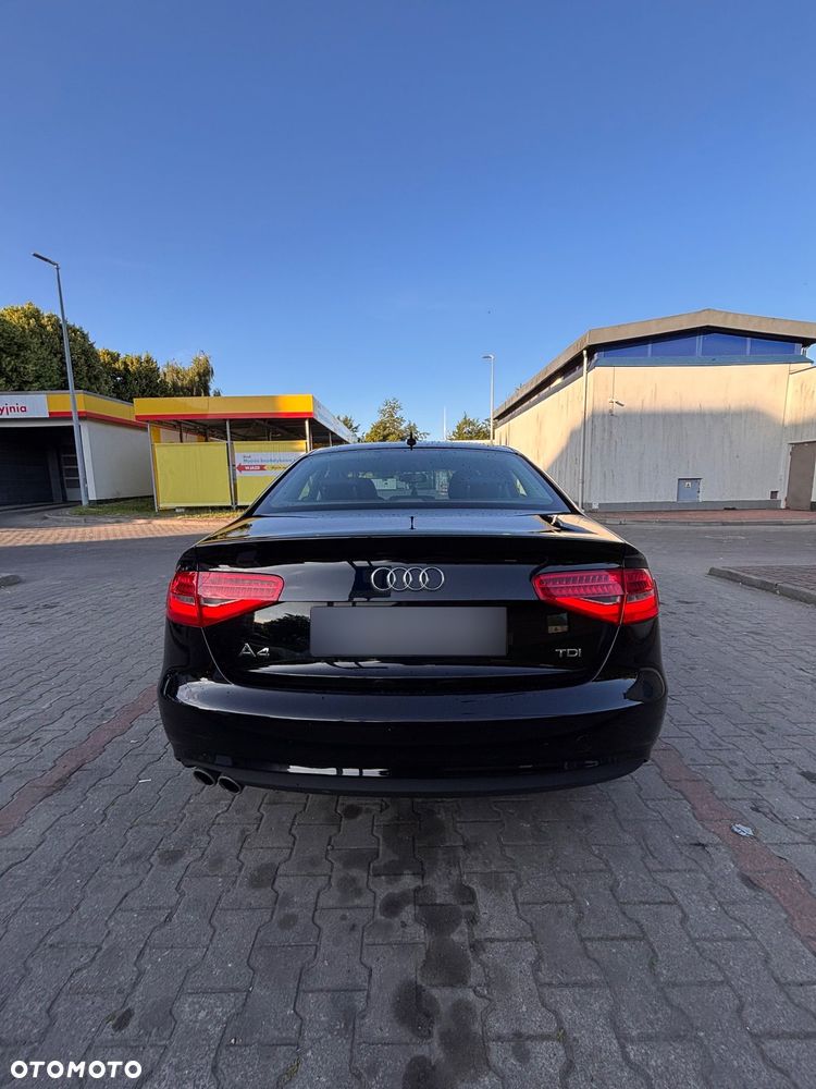 Audi A4 Limousine - 7