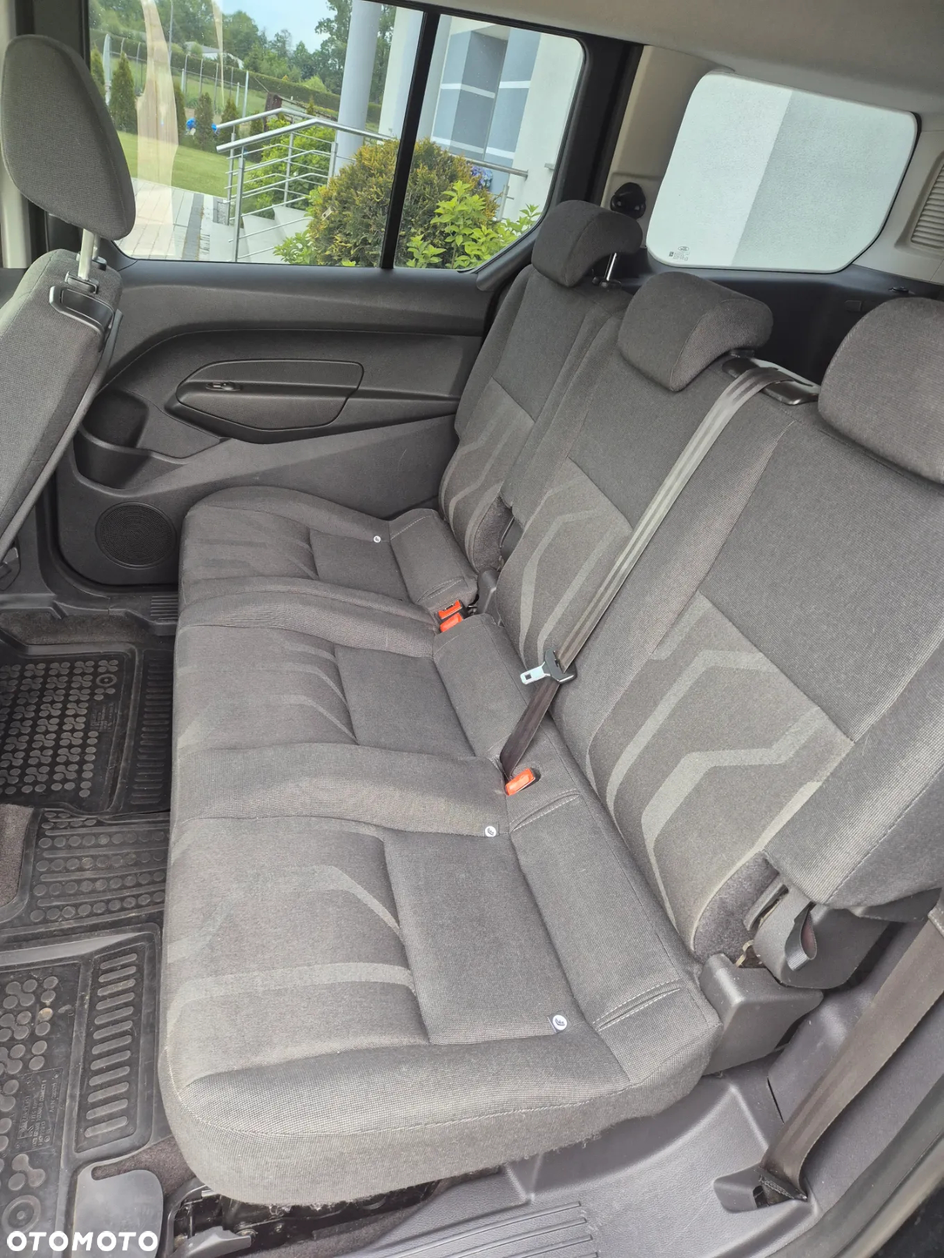 Ford Tourneo Connect - 12