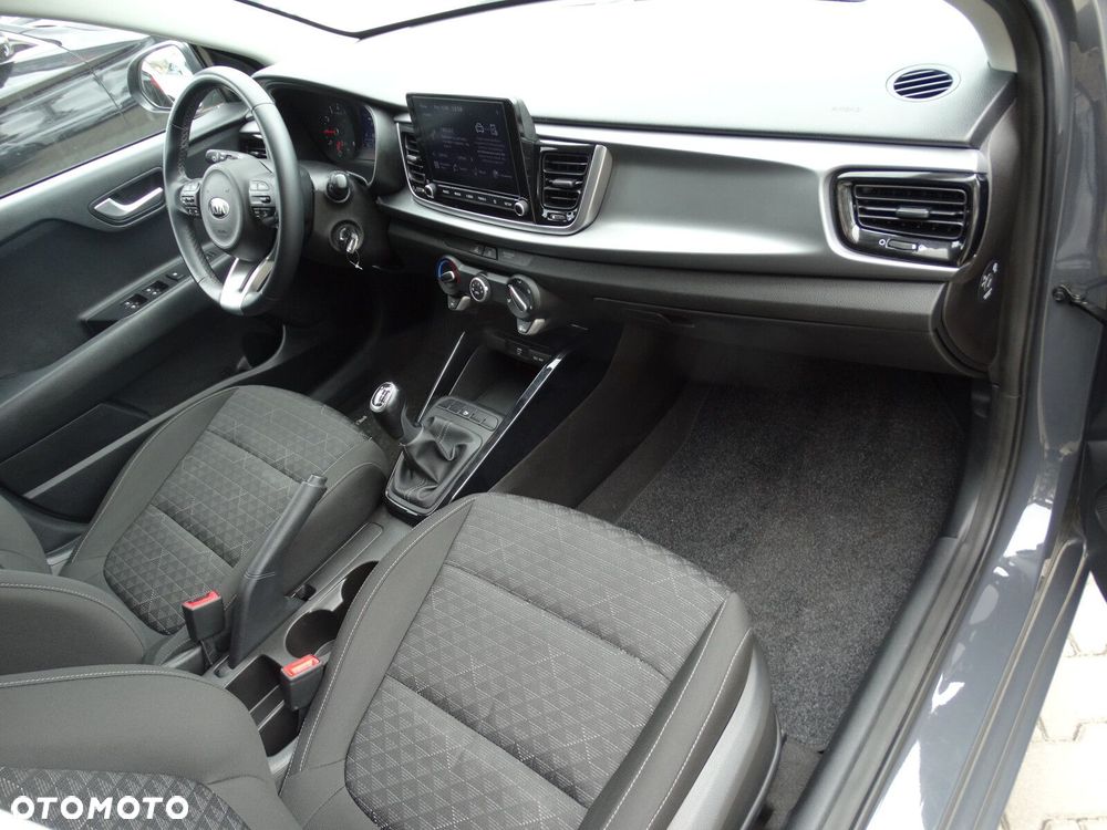 Kia Rio - 31