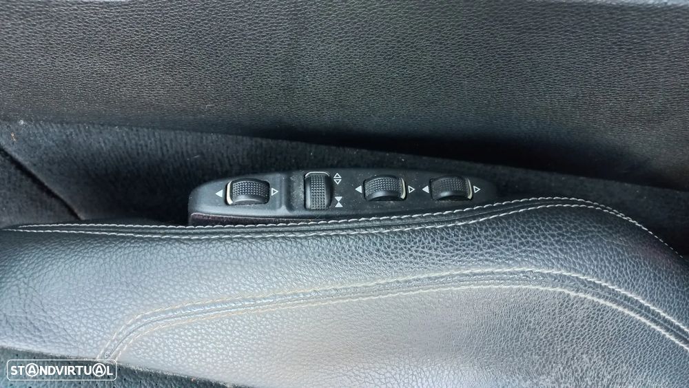 Mercedes-Benz E 220 CDi Avantgarde BlueEfficiency - 11