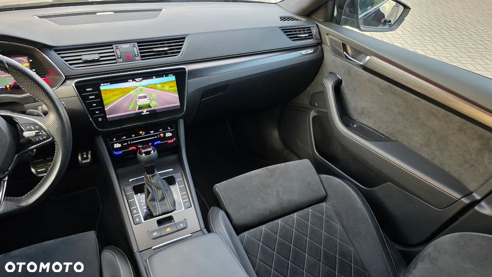 Skoda Superb 2.0 TDI Sportline DSG - 14