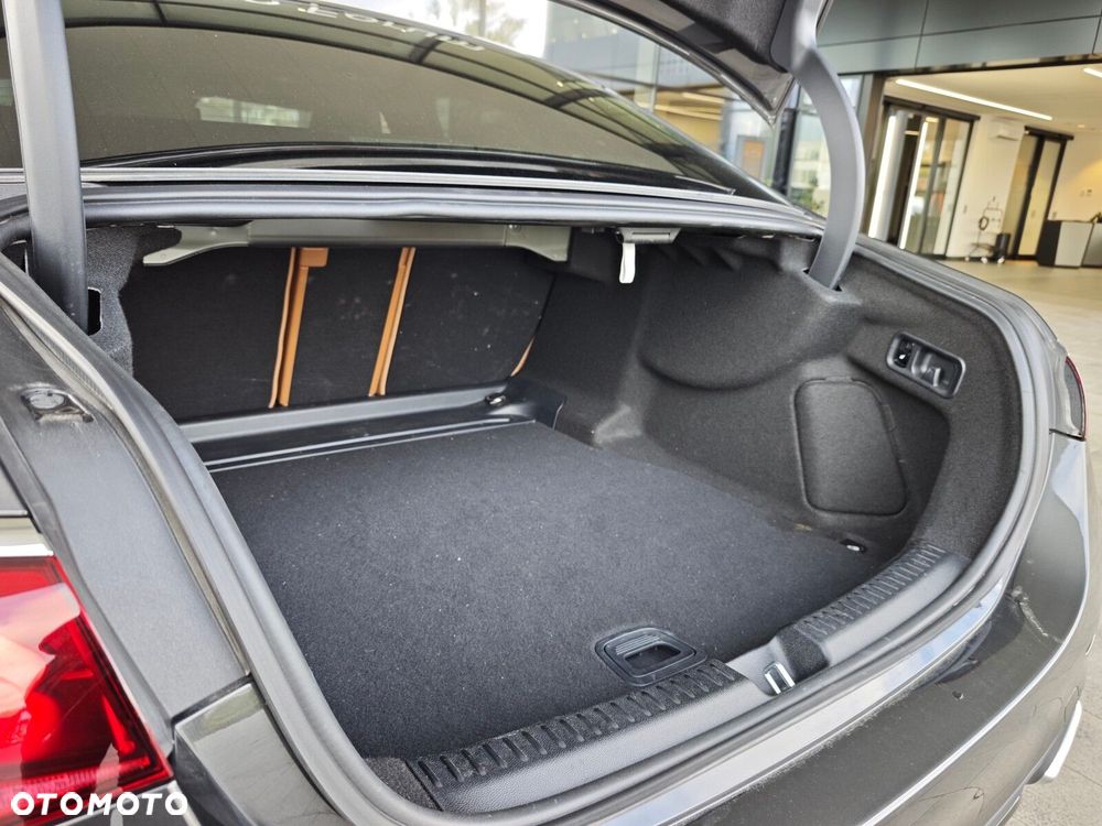 Mercedes-Benz Klasa E 220 d mHEV 4-Matic AMG 9G-Tronic - 31