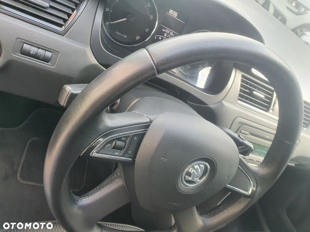 Skoda RAPID 1.2 TSI Ambition - 30