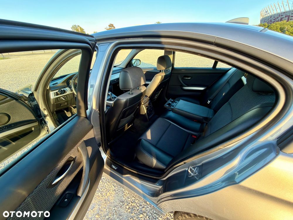 BMW Seria 3 320d - 14