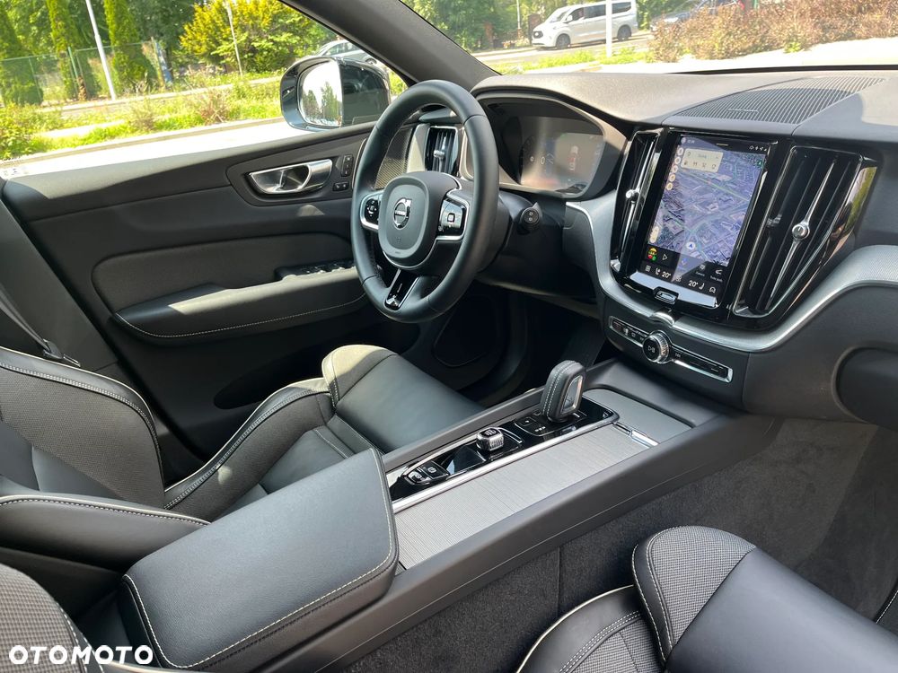 Volvo XC 60 B4 B R-Design - 12