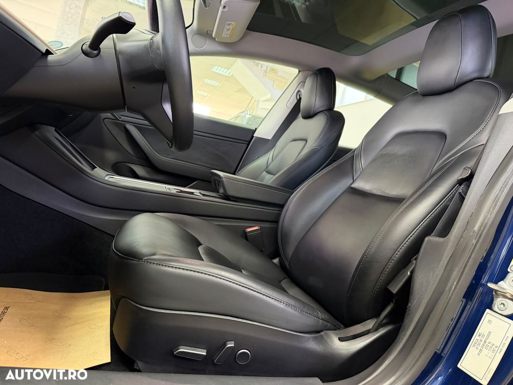 Tesla Model 3 - 6