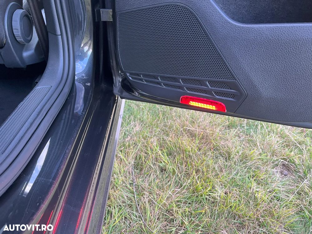 Volkswagen Golf 2.0 TDI DPF BMT DSG GTD - 19