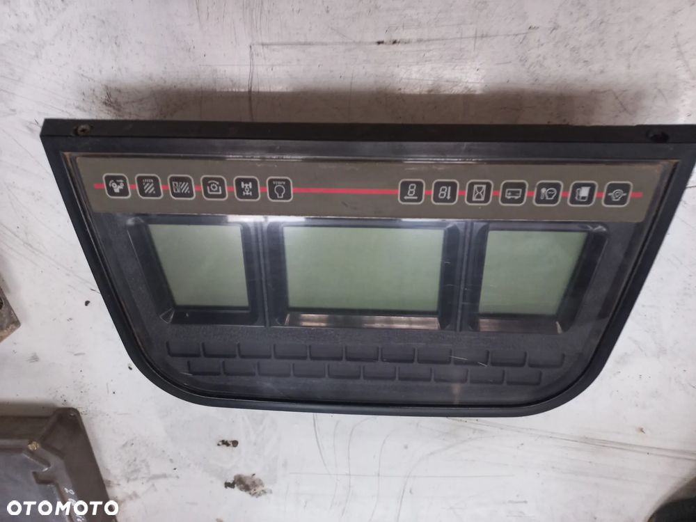 Licznik,sterownik,wyświetlacz,podłokietnik,komputer,MCcormick,Case,New Holland,Steyr,429092A1,707322A2,704499A2,47519388,82036342,313856A1,87677584,362031A1,412439001001,CVT,CVX,MXU,MX270,PUMA,mxm,konsola,control unit,monitor,terminal,magnum,deska rozdzielcza,digital,instrument cluster, - 24