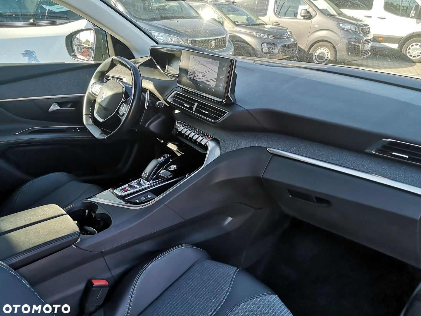 Peugeot 3008 1.2 PureTech Allure S&S EAT8 - 8