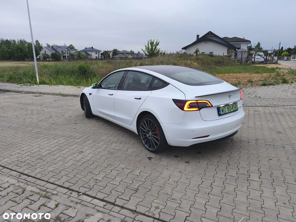 Tesla Model 3 - 8
