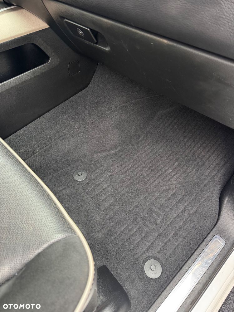 RAM 1500 Crew Cab Shortbed Laramie - 16