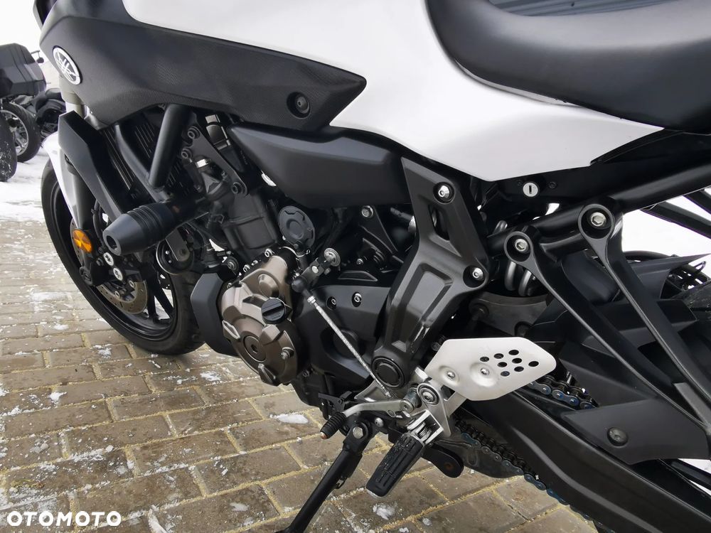 Yamaha MT - 28
