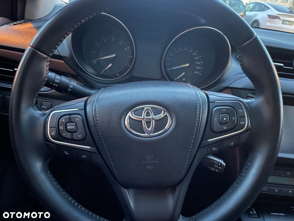 Toyota Avensis 2.0 Premium MS - 11